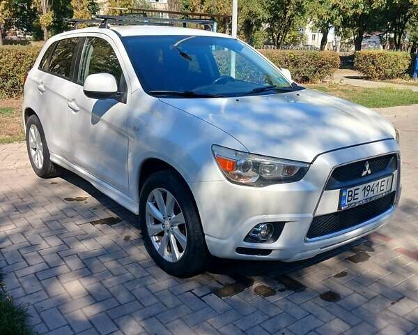 Білий Міцубісі Outlander Sport, об'ємом двигуна 2 л та пробігом 280 тис. км за 8500 $, фото 3 на Automoto.ua