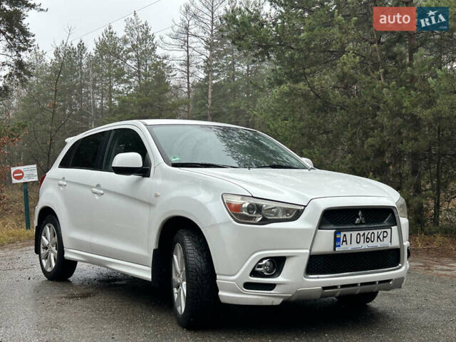 Белый Мицубиси Outlander Sport, объемом двигателя 2 л и пробегом 260 тыс. км за 8999 $, фото 10 на Automoto.ua