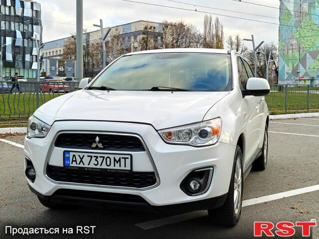 Білий Міцубісі Outlander Sport, об'ємом двигуна 2 л та пробігом 240 тис. км за 8799 $, фото 7 на Automoto.ua