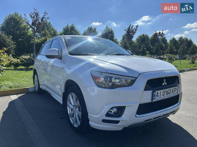 Білий Міцубісі Outlander Sport, об'ємом двигуна 2 л та пробігом 258 тис. км за 10500 $, фото 1 на Automoto.ua
