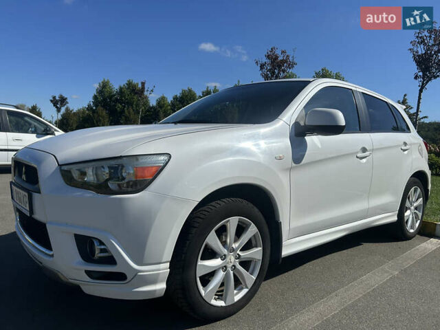 Білий Міцубісі Outlander Sport, об'ємом двигуна 2 л та пробігом 258 тис. км за 10500 $, фото 7 на Automoto.ua