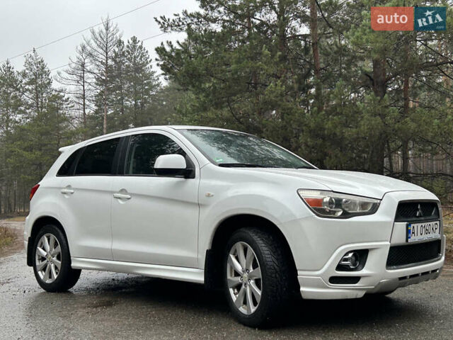 Белый Мицубиси Outlander Sport, объемом двигателя 2 л и пробегом 260 тыс. км за 8999 $, фото 8 на Automoto.ua