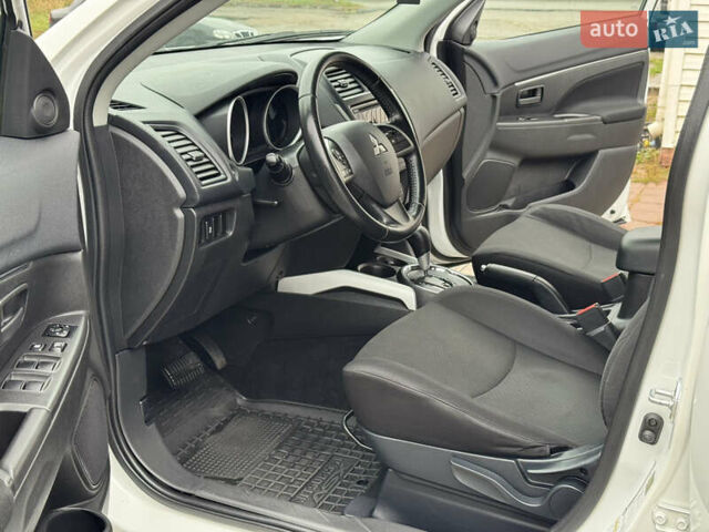Белый Мицубиси Outlander Sport, объемом двигателя 2 л и пробегом 160 тыс. км за 10800 $, фото 19 на Automoto.ua