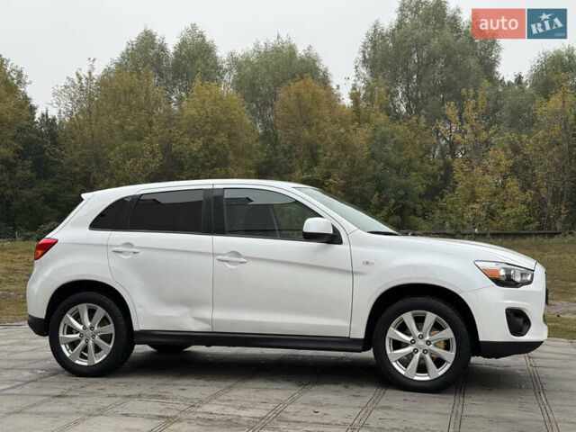 Белый Мицубиси Outlander Sport, объемом двигателя 2 л и пробегом 160 тыс. км за 10800 $, фото 2 на Automoto.ua