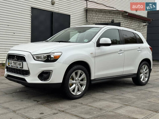 Белый Мицубиси Outlander Sport, объемом двигателя 2 л и пробегом 160 тыс. км за 10800 $, фото 6 на Automoto.ua