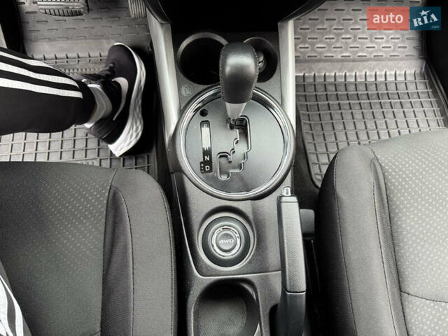 Белый Мицубиси Outlander Sport, объемом двигателя 2 л и пробегом 160 тыс. км за 10800 $, фото 22 на Automoto.ua