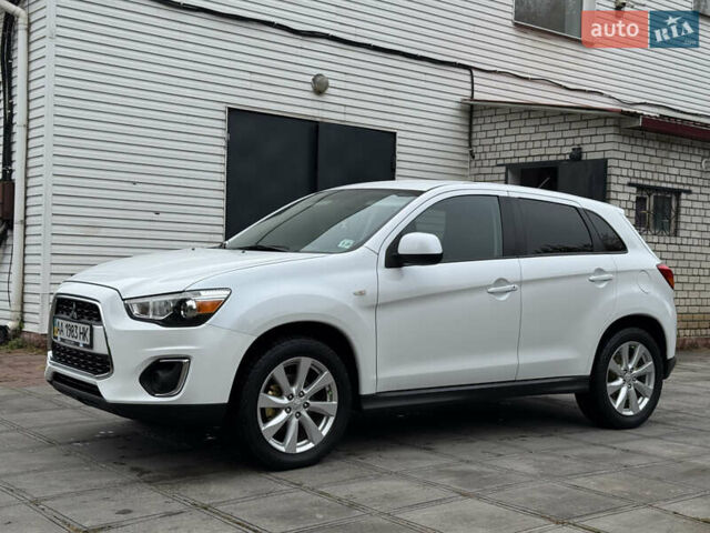 Белый Мицубиси Outlander Sport, объемом двигателя 2 л и пробегом 160 тыс. км за 10800 $, фото 51 на Automoto.ua