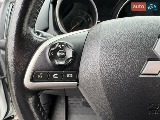 Белый Мицубиси Outlander Sport, объемом двигателя 2 л и пробегом 160 тыс. км за 10800 $, фото 25 на Automoto.ua