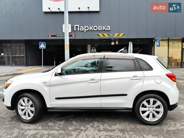 Белый Мицубиси Outlander Sport, объемом двигателя 2.4 л и пробегом 207 тыс. км за 9990 $, фото 12 на Automoto.ua