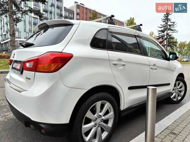 Белый Мицубиси Outlander Sport, объемом двигателя 2.4 л и пробегом 207 тыс. км за 9990 $, фото 22 на Automoto.ua