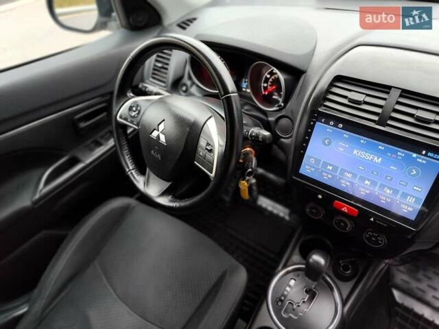 Белый Мицубиси Outlander Sport, объемом двигателя 2.4 л и пробегом 207 тыс. км за 9990 $, фото 38 на Automoto.ua