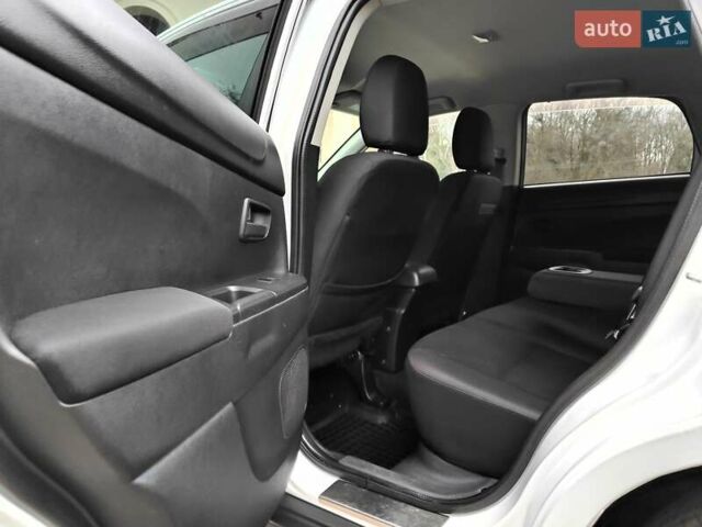 Белый Мицубиси Outlander Sport, объемом двигателя 2.4 л и пробегом 207 тыс. км за 9990 $, фото 36 на Automoto.ua