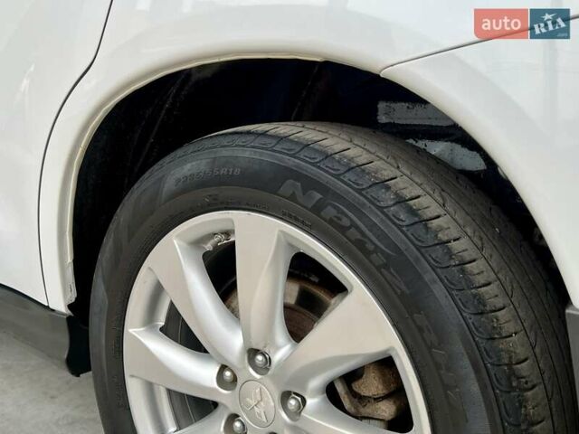 Білий Міцубісі Outlander Sport, об'ємом двигуна 2.4 л та пробігом 160 тис. км за 12500 $, фото 8 на Automoto.ua