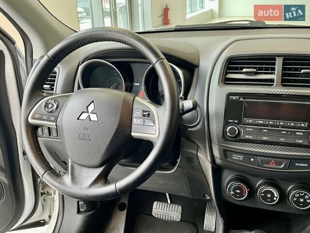 Білий Міцубісі Outlander Sport, об'ємом двигуна 2.4 л та пробігом 160 тис. км за 12500 $, фото 22 на Automoto.ua