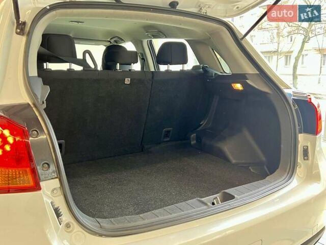 Білий Міцубісі Outlander Sport, об'ємом двигуна 2.4 л та пробігом 160 тис. км за 12500 $, фото 25 на Automoto.ua