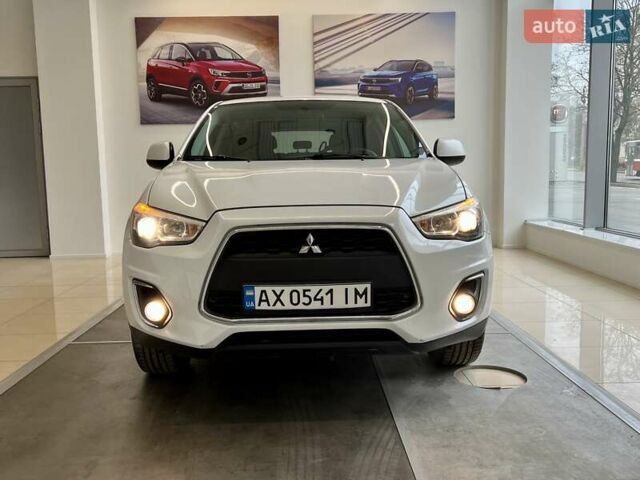 Білий Міцубісі Outlander Sport, об'ємом двигуна 2.4 л та пробігом 160 тис. км за 12500 $, фото 2 на Automoto.ua
