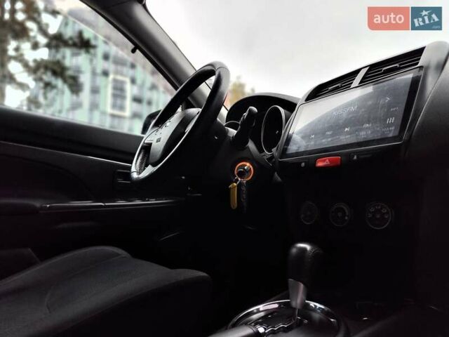 Белый Мицубиси Outlander Sport, объемом двигателя 2.4 л и пробегом 207 тыс. км за 9990 $, фото 37 на Automoto.ua