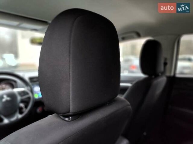 Белый Мицубиси Outlander Sport, объемом двигателя 2.4 л и пробегом 207 тыс. км за 9990 $, фото 38 на Automoto.ua