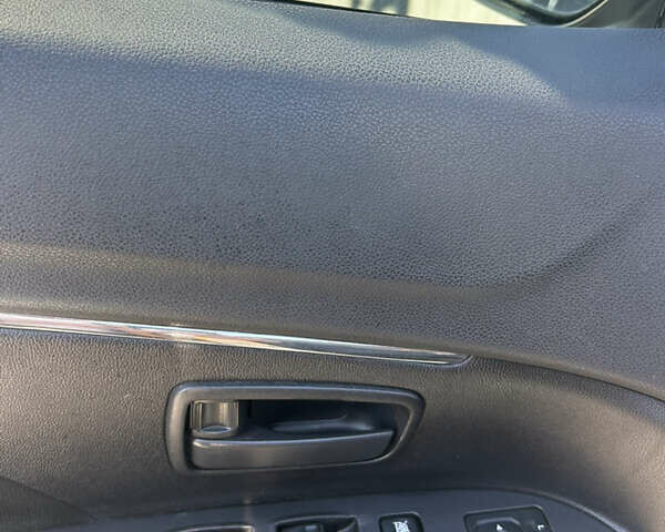 Белый Мицубиси Outlander Sport, объемом двигателя 2 л и пробегом 255 тыс. км за 12000 $, фото 13 на Automoto.ua