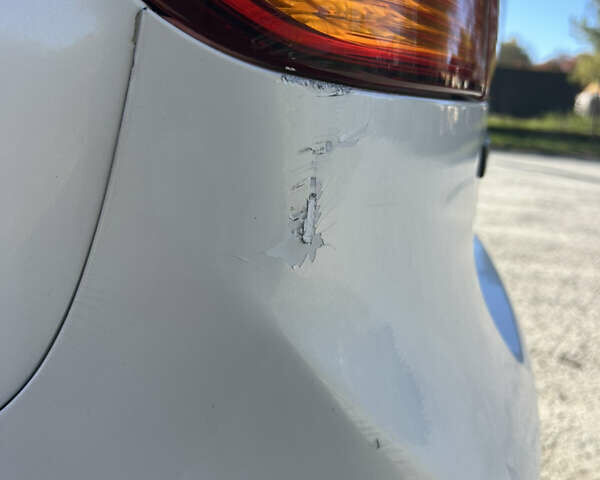 Белый Мицубиси Outlander Sport, объемом двигателя 2 л и пробегом 255 тыс. км за 12000 $, фото 21 на Automoto.ua