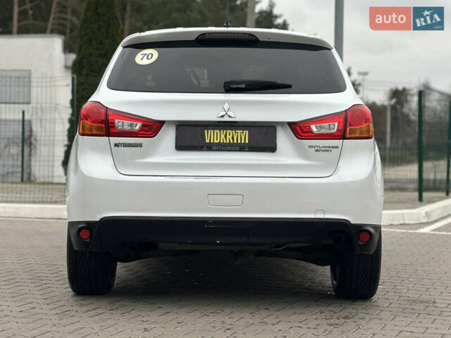 Белый Мицубиси Outlander Sport, объемом двигателя 2 л и пробегом 257 тыс. км за 10800 $, фото 12 на Automoto.ua