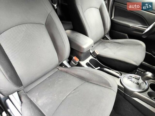 Белый Мицубиси Outlander Sport, объемом двигателя 2.4 л и пробегом 207 тыс. км за 9990 $, фото 40 на Automoto.ua