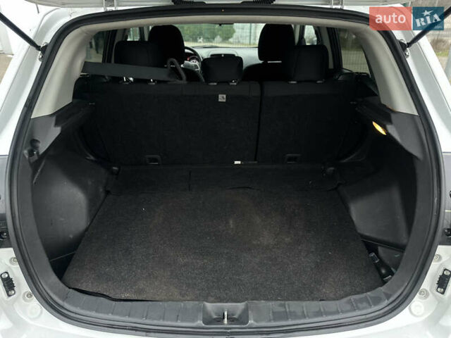 Белый Мицубиси Outlander Sport, объемом двигателя 2 л и пробегом 257 тыс. км за 10800 $, фото 31 на Automoto.ua