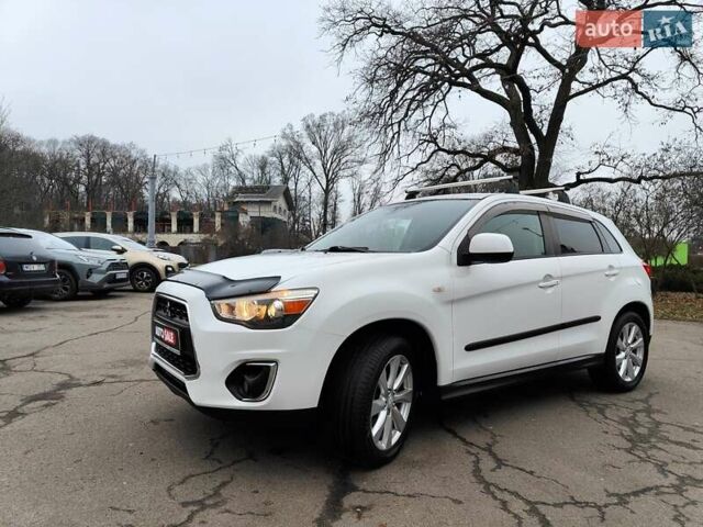 Белый Мицубиси Outlander Sport, объемом двигателя 2.4 л и пробегом 207 тыс. км за 9990 $, фото 6 на Automoto.ua