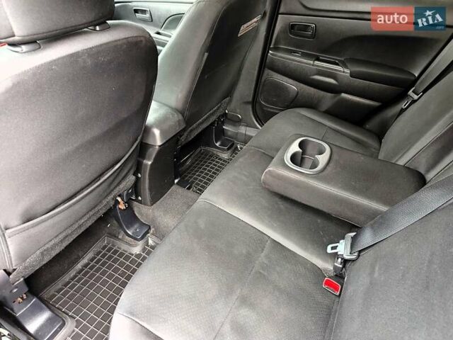 Белый Мицубиси Outlander Sport, объемом двигателя 2.4 л и пробегом 207 тыс. км за 9990 $, фото 57 на Automoto.ua