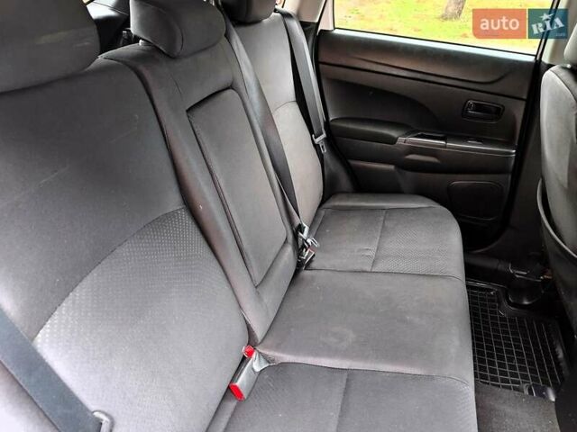 Белый Мицубиси Outlander Sport, объемом двигателя 2.4 л и пробегом 207 тыс. км за 9990 $, фото 47 на Automoto.ua