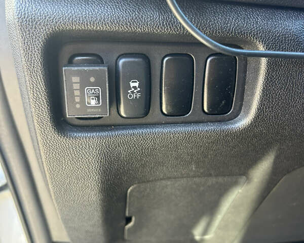 Белый Мицубиси Outlander Sport, объемом двигателя 2 л и пробегом 255 тыс. км за 12000 $, фото 14 на Automoto.ua