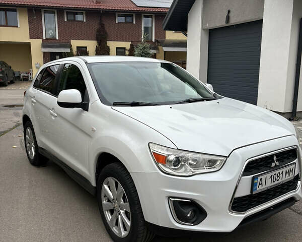Мицубиси Outlander Sport 2015 в Вышгороде на Automoto.ua Белый Мицубиси Outlander Sport, объемом двигателя 2 л и пробегом 136 тыс. км за 10700 $, фото 1 на Automoto.ua