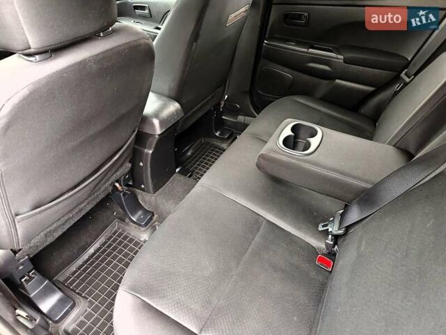 Белый Мицубиси Outlander Sport, объемом двигателя 2.4 л и пробегом 207 тыс. км за 9990 $, фото 39 на Automoto.ua