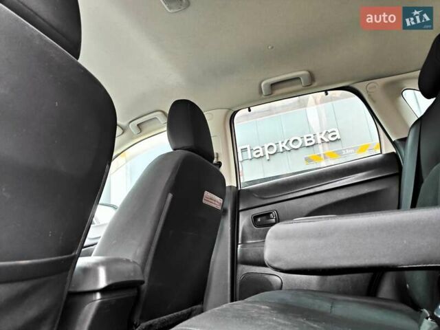 Белый Мицубиси Outlander Sport, объемом двигателя 2.4 л и пробегом 207 тыс. км за 9990 $, фото 58 на Automoto.ua