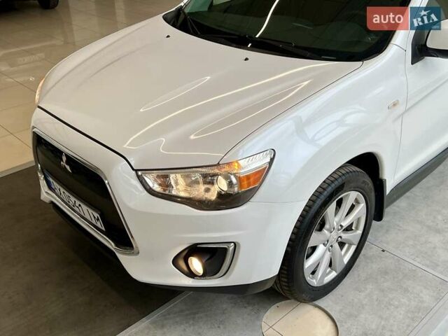 Білий Міцубісі Outlander Sport, об'ємом двигуна 2.4 л та пробігом 160 тис. км за 12500 $, фото 9 на Automoto.ua