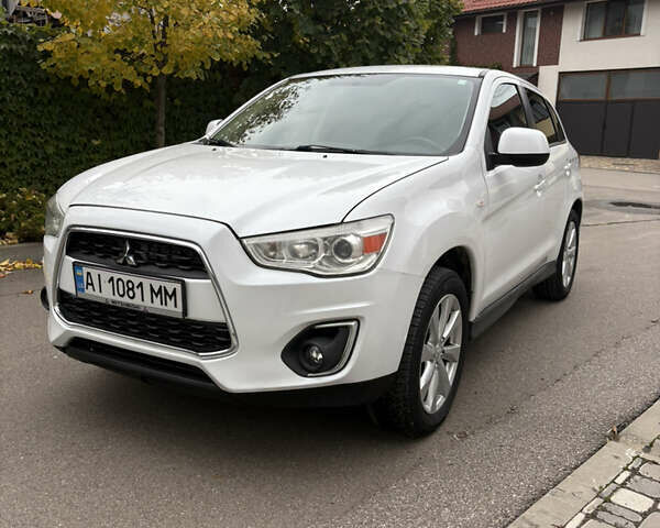 Мицубиси Outlander Sport 2015 в Вышгороде на Automoto.ua Белый Мицубиси Outlander Sport, объемом двигателя 2 л и пробегом 136 тыс. км за 10700 $, фото 5 на Automoto.ua