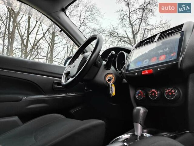 Белый Мицубиси Outlander Sport, объемом двигателя 2.4 л и пробегом 207 тыс. км за 9990 $, фото 45 на Automoto.ua