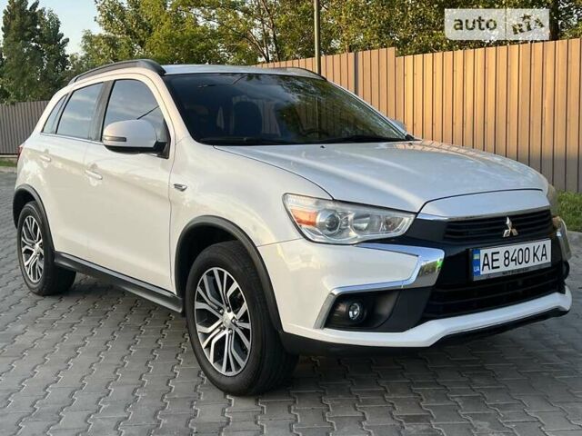 Белый Мицубиси Outlander Sport, объемом двигателя 2.4 л и пробегом 98 тыс. км за 12850 $, фото 2 на Automoto.ua