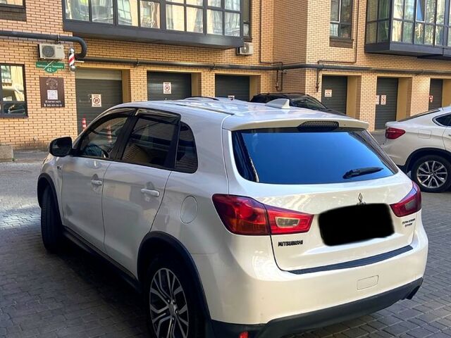 Білий Міцубісі Outlander Sport, об'ємом двигуна 2 л та пробігом 203 тис. км за 11999 $, фото 3 на Automoto.ua
