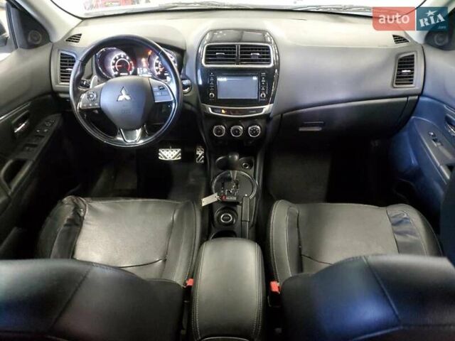 Белый Мицубиси Outlander Sport, объемом двигателя 2.4 л и пробегом 186 тыс. км за 1600 $, фото 6 на Automoto.ua