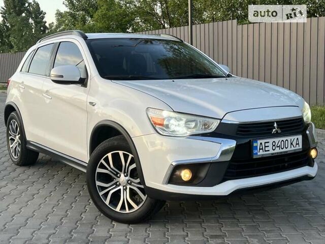 Белый Мицубиси Outlander Sport, объемом двигателя 2.4 л и пробегом 98 тыс. км за 12850 $, фото 11 на Automoto.ua