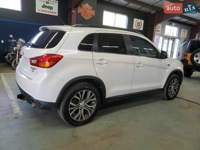 Белый Мицубиси Outlander Sport, объемом двигателя 2.4 л и пробегом 186 тыс. км за 1600 $, фото 2 на Automoto.ua