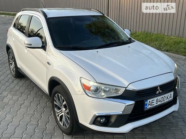 Белый Мицубиси Outlander Sport, объемом двигателя 2.4 л и пробегом 98 тыс. км за 12850 $, фото 8 на Automoto.ua