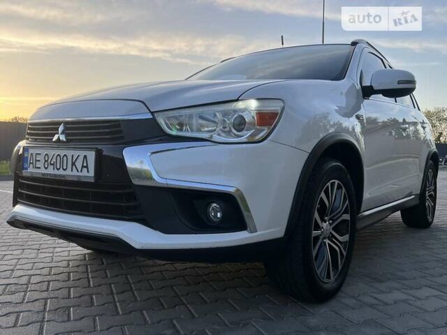 Белый Мицубиси Outlander Sport, объемом двигателя 2.4 л и пробегом 98 тыс. км за 12850 $, фото 7 на Automoto.ua