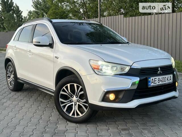 Білий Міцубісі Outlander Sport, об'ємом двигуна 2.4 л та пробігом 98 тис. км за 12850 $, фото 36 на Automoto.ua