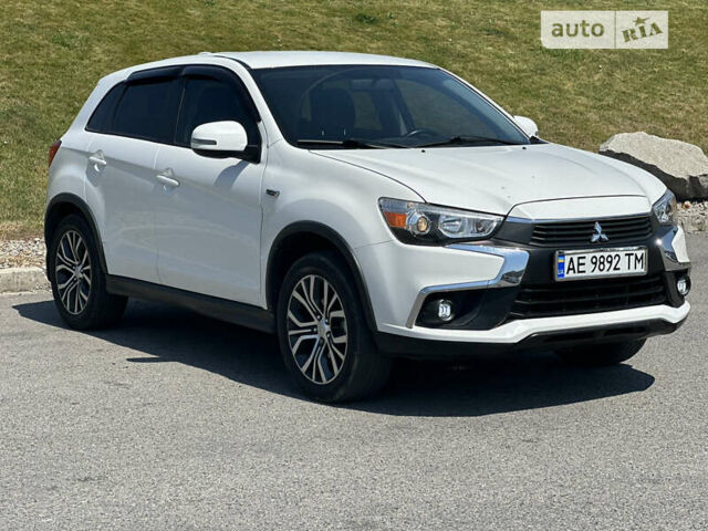 Білий Міцубісі Outlander Sport, об'ємом двигуна 2 л та пробігом 174 тис. км за 14000 $, фото 2 на Automoto.ua