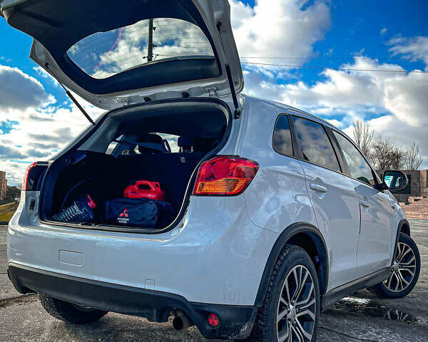 Белый Мицубиси Outlander Sport, объемом двигателя 2.4 л и пробегом 270 тыс. км за 14399 $, фото 9 на Automoto.ua