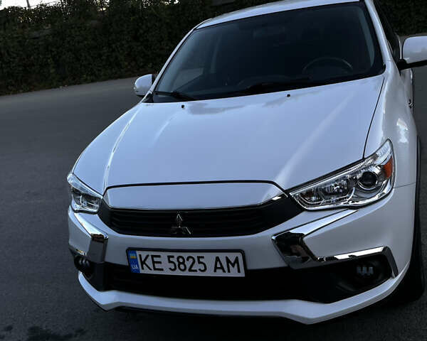 Білий Міцубісі Outlander Sport, об'ємом двигуна 2 л та пробігом 77 тис. км за 14000 $, фото 1 на Automoto.ua