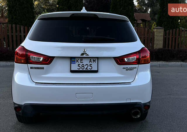 Білий Міцубісі Outlander Sport, об'ємом двигуна 2 л та пробігом 77 тис. км за 14000 $, фото 3 на Automoto.ua