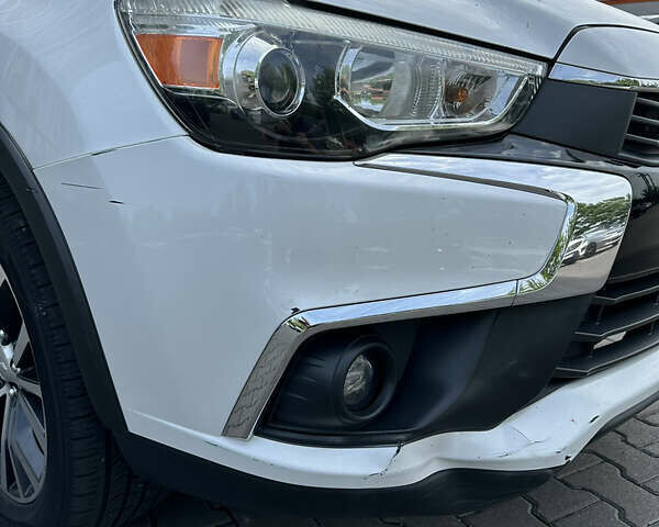 Белый Мицубиси Outlander Sport, объемом двигателя 2.36 л и пробегом 123 тыс. км за 10500 $, фото 2 на Automoto.ua